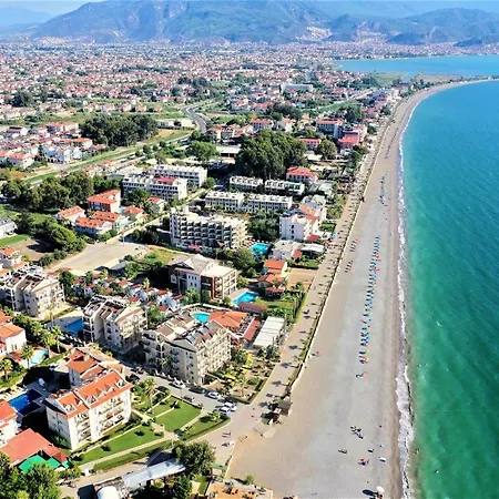 Sunset 3 Beds Beach Deluxe Appartamento *